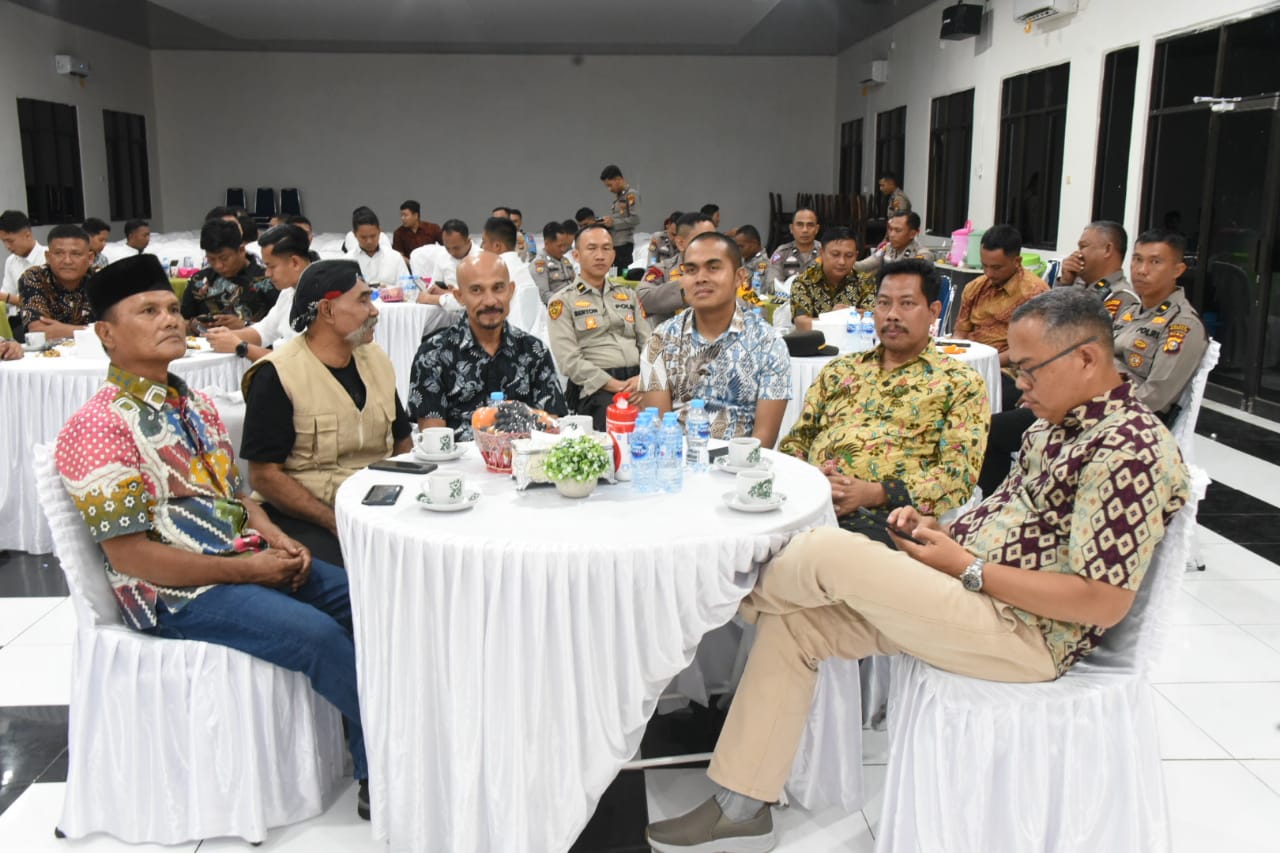 Bupati Bengkalis Nobar Wayang Kulit Polri Sempena