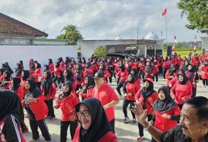 Senam Bareng Maryoto-Didik GY, Dukungan Penuh Emak-Emak Mengincar Brengose Didik GY