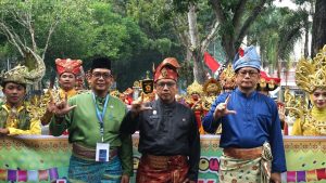 Pj. Bupati Langkat Resmi Lepas Karnaval Budaya 14 Etnik Meriahkan HUT ke-275 Langkat