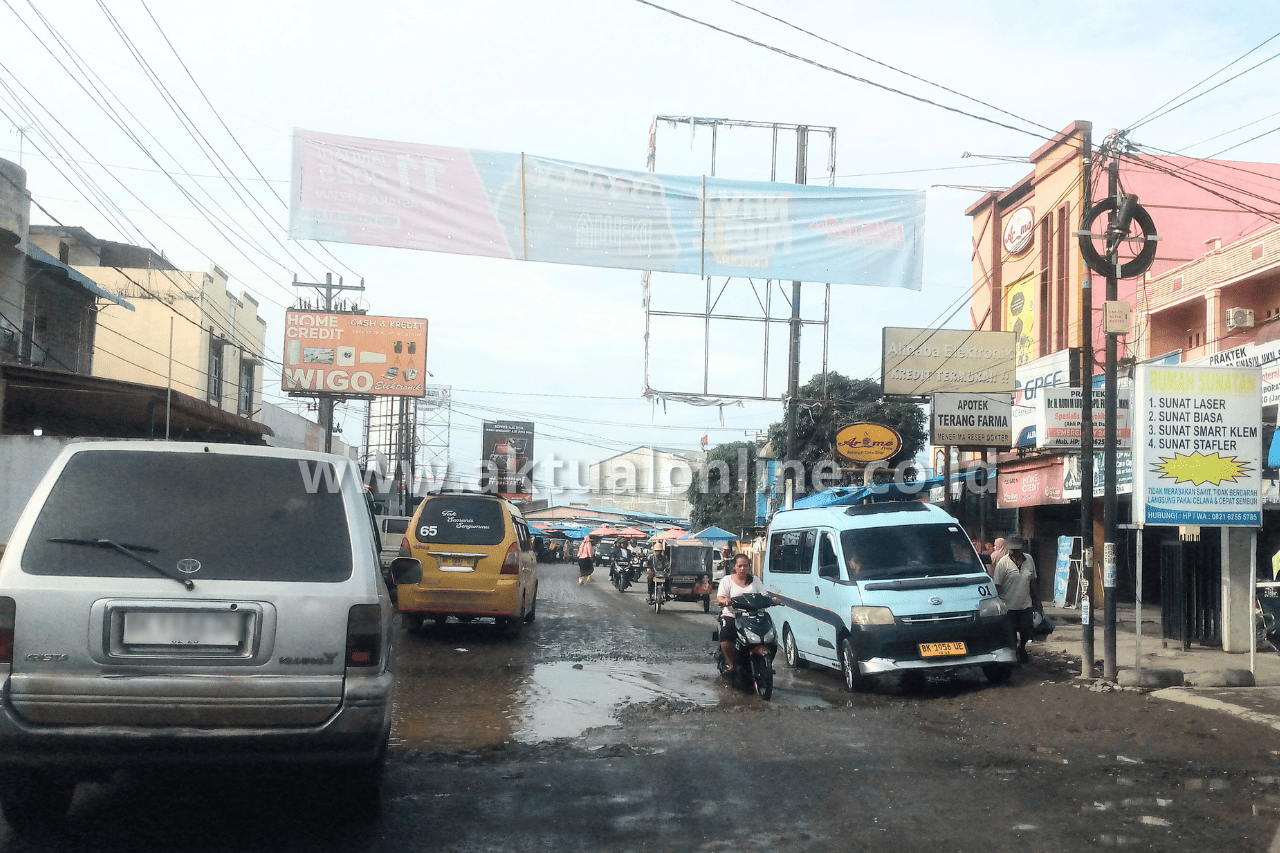 Hore Ada Kolam Rendam Ban Kendaraan Gratis di Pasar Gambir Tembung