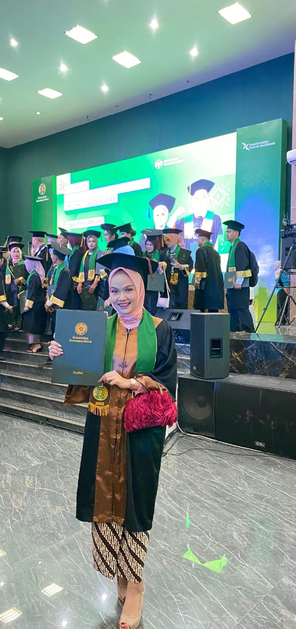 Putri Ketua JMSI Sumut Gandhis Dwi Febrian,  di Wisuda Pertanian USU T.A 2024/2025