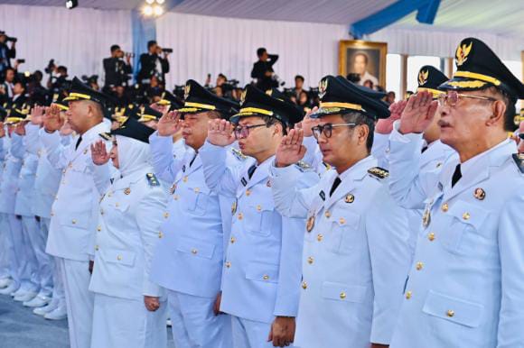Presiden Prabowo Lantik Bupati dan Wakil Bupati Karo di Istana Kepresidenan Jakarta