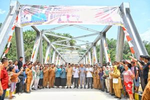 Pj. Bupati Tapteng Resmikan Jembatan Merdeka PO Simargarap Pasaribu Tobing