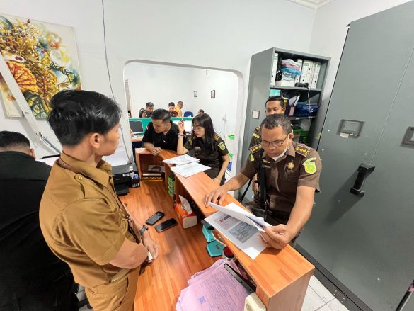 Terkait tindak pidana korupsi, Tim Pidana Khusus Kajari Deli Serdang Geledah dinas Parawisata