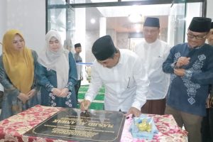 Bupati Tanjab Barat Resmikan Masjid Al-Anwar di Komplek Perkantoran