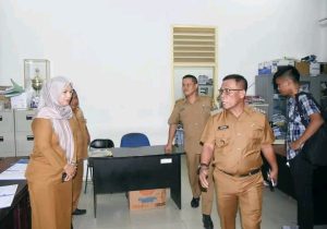 Bupati dan Wakil Bupati Sidak di Lingkungan Kantor Bupati Tapteng