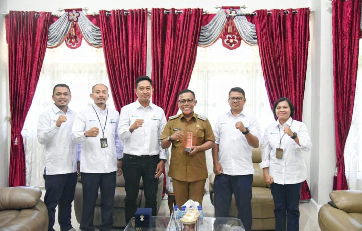 Bupati Tapteng Terima Kunjungan Manajer PT PLN (Persero) UP3 Sibolga