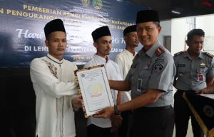 Usai Sholat Idul Fitri 1446 H, Wabi LP Kelas II Bekasi Terima Remisi Khusus