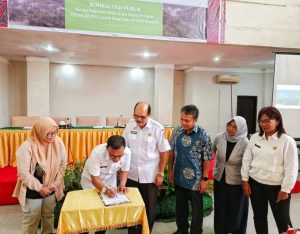 Bupati Tapteng Buka Kegiatan Konsultasi Publik Penyusunan RPHJP