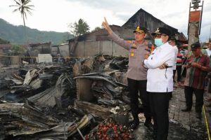 Bupati dan Wabup Taput Tinjau Lokasi Kebakaran di Pasar Muara