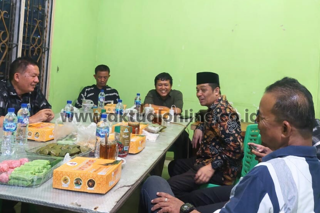 Plt Sekretaris PWI Sumut Hadiri Bukber Redaksi Aktual