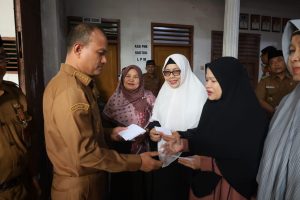 Pemko Tanjungbalai Serahkan 1.891 Bansos
