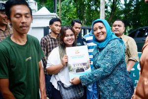 Ketua TP.PKK Kab.Langkat Serahkan Bantuan untuk Disabilitas