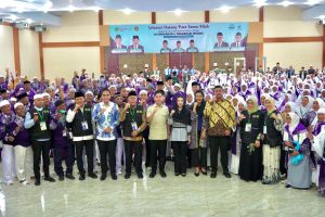 Wapres Gibran Rakabuming Raka Sapa JCH Kloter 12 di Asrama Haji Medan