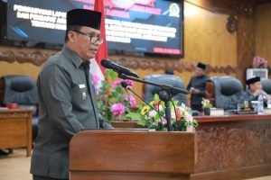 Wakil Bupati Katamso Hadiri Paripurna Ke Empat DPRD Pendapat Akhir Bupati Tanjab Barat Terhadap LKPJ Tahun Anggaran 2024