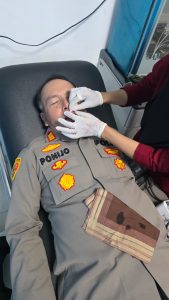 Redam Tawuran,Kapolsek Belawan dan Anggota Terluka