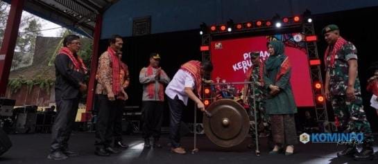 Wabup Karo Buka Pekan Kebudayaan Daerah 2025 dan Lantik Forum Pelestarian Budaya