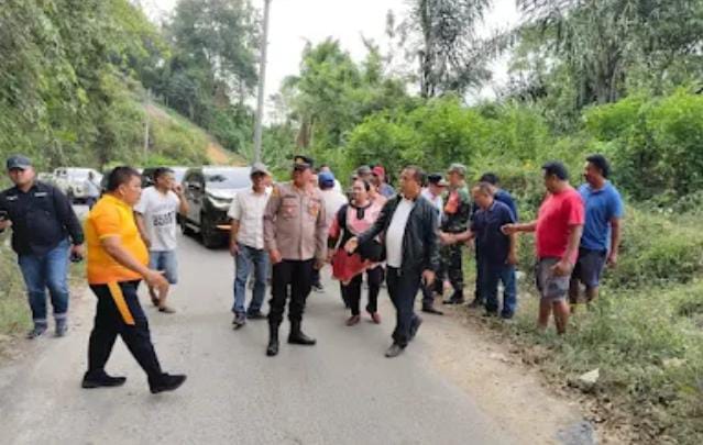 Bupati Karo Tinjau Lokasi Longsor di Desa Mbetung Juhar
