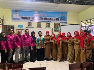 Ketua TP PKK Kab.Langkat Ny. Endang Syah Afandin Ajak Anak-Anak Gemar Makan Ikan