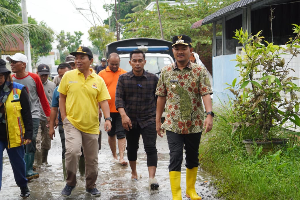 Serius Tangani Banjir, Wali Kota Tinjau Langsung Titik Rawan Banjir di Kelurahan Sirantau
