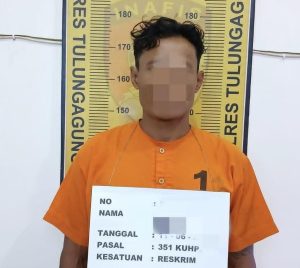 Usai Konsumsi Miras, Pria Rejotangan Aniaya Tetangga hingga Tak Sadarkan Diri