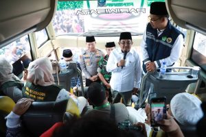 Bupati Anwar Sadat Sambut Kepulangan Jama’ah Haji Kloter 19 Asal Tanjab Barat