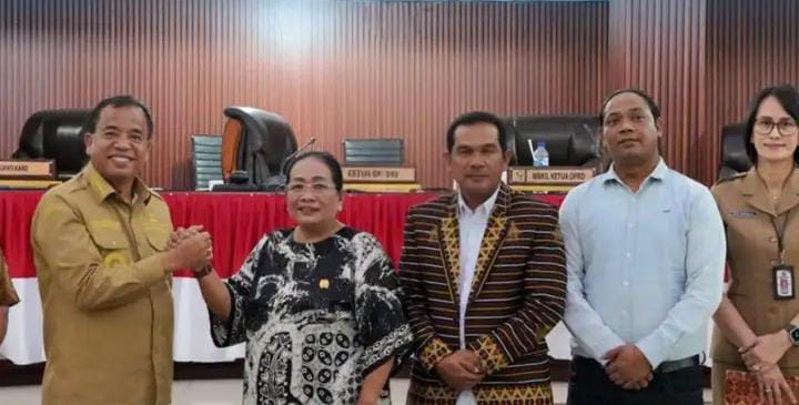 Bupati Karo Tandatangani Keputusan Bersama Ranperda RPJMD 2025–2029 dalam Rapat Paripurna DPRD