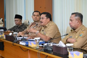 Sekdaprov Serahkan Rancangan KUA dan PPAS Perubahan APBD 2025 ke Banggar DPRD Sumut