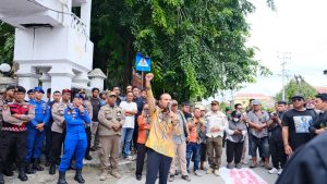 Temui Para Pendemo, Wali Kota Dan Forkopimda Setujui Pembatalan Hibah Bagi Forkopimda