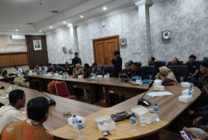 Warga Kaligentong Desak Pemerintah Tuntaskan Krisis Listrik