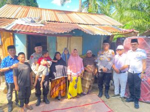 Air Mata Bahagia Warga Tak Mampu, Kapolres Labusel Bantu Sembako, Pengobatan anak, Hingga Bedah Rumah