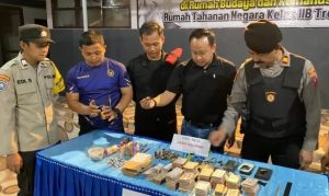 Razia Tengah Malam di Rutan Trenggalek: Memburu Barang Terlarang