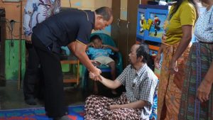 Pemkab Toba Tunjukkan Kepedulian, Bantu Warga Sakit di Desa Sigaol Timur