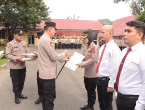 Kapolres Binjai Beri Penghargaan 39 Personil Berprestasi