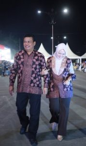 Wakil Bupati Tanjab Barat Hadiri Tungkal Fashion Street 2, Peringati Hari Batik Nasional
