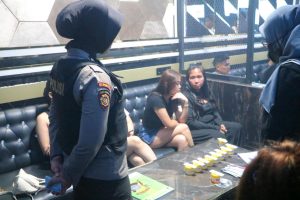 Polda Sumut Gelar Razia THM Platinum Bar dan Lion Bar serta KTV, 16 Pengunjung Positif Narkoba