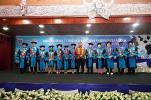 Wabup Taput Sampaikan Orasi Ilmiah, Dorong Lulusan Menjadi Generasi 4B
