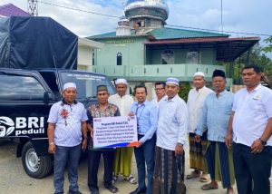 BRI BO Sibuhuan Serahkan Bantuan Mobil Jenazah Kepada LPGM