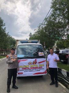 Polda Sumut Salurkan Bantuan Sembako dan Air Bersih dari Alumni Akpol 2003 untuk Warga Terdampak Banjir di Langkat