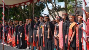 Peringatan Hari Guru Nasional ke-80 di Toba Berjalan Meriah, Bupati Targetkan Peningkatan Prestasi Siswa