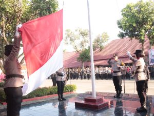 Upacara Bendera Warnai Peringatan Hari Ibu ke 97 di Polres Binjai