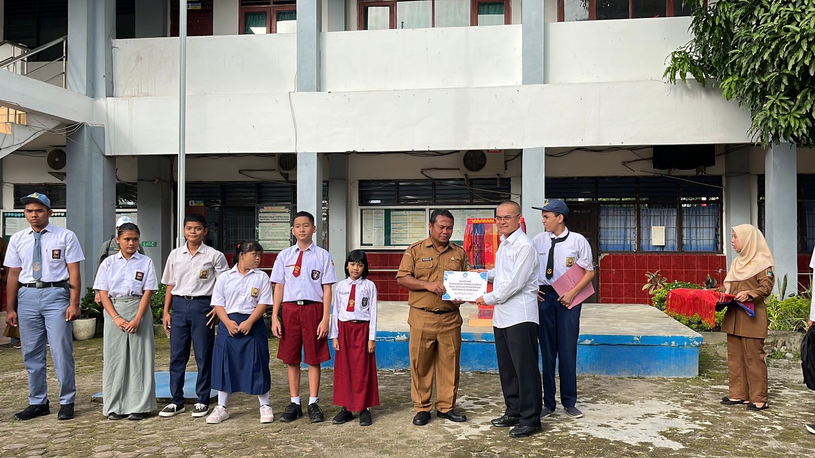 ‎SLBN Pembina Medan Terima Bantuan Rp50 Juta Pemulihan Pembelajaran Dirjen PVPKPKLK Kemendikdasmen
