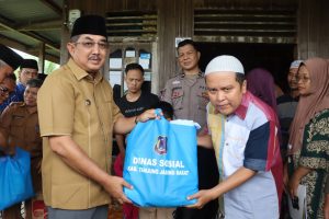 Bupati Anwar Sadat Tinjau Lokasi dan Salurkan Bantuan Korban Kebakaran di Desa Jati Mas