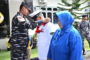 Komandan Lanal TBA Beri Penghormatan Terbaik Kepada Prajurit Purna Tugas