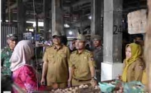 Antisipasi Kenaikan Harga Bahan Pokok Jelang Ramadhan, Wali Kota Bersama Forkopimda Sidak Pasar