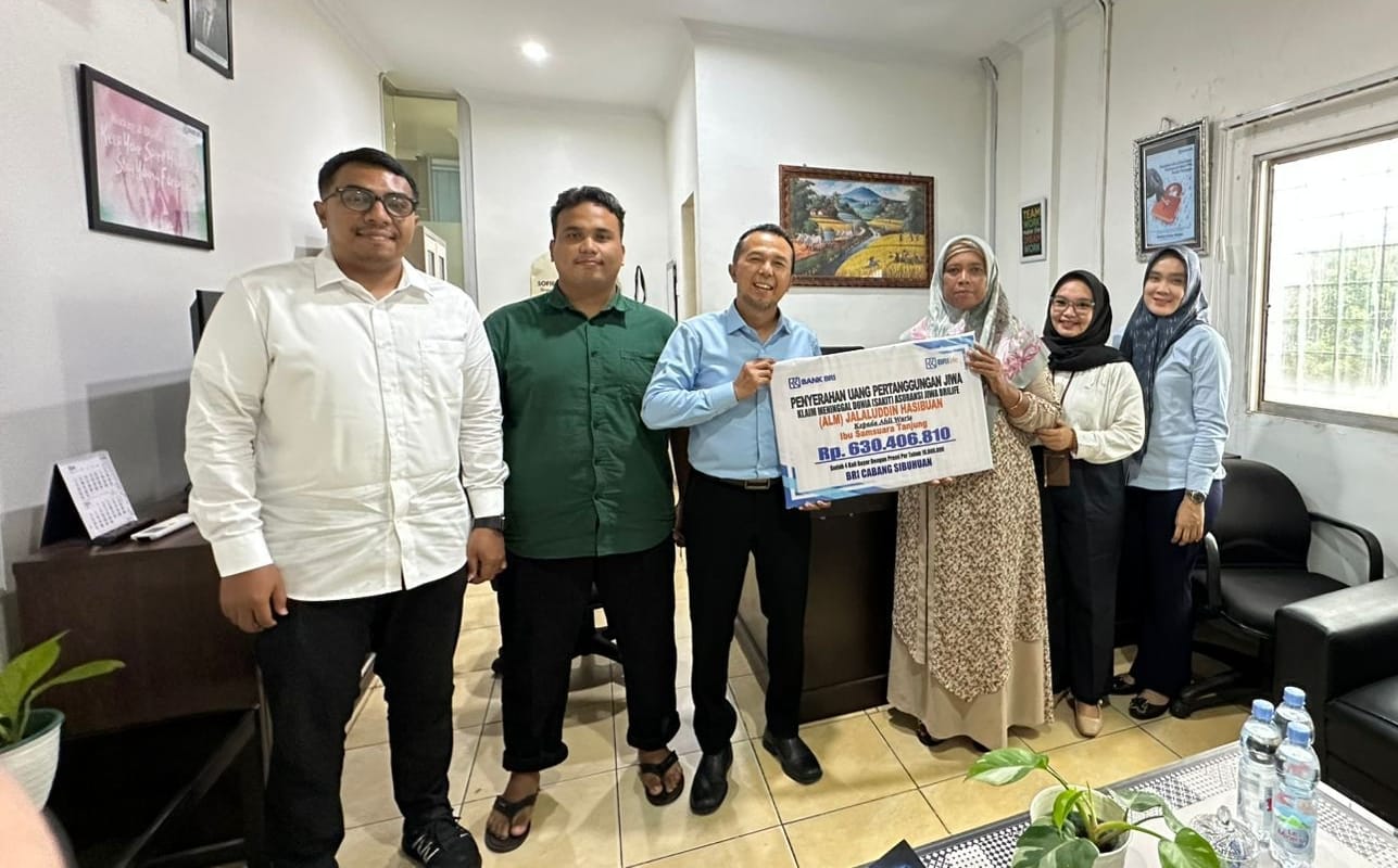 BRI Kanca Sibuhuan Bayarkan Klaim Asuransi BRI Life kepada Ahli Waris Jalaluddin Hasibuan