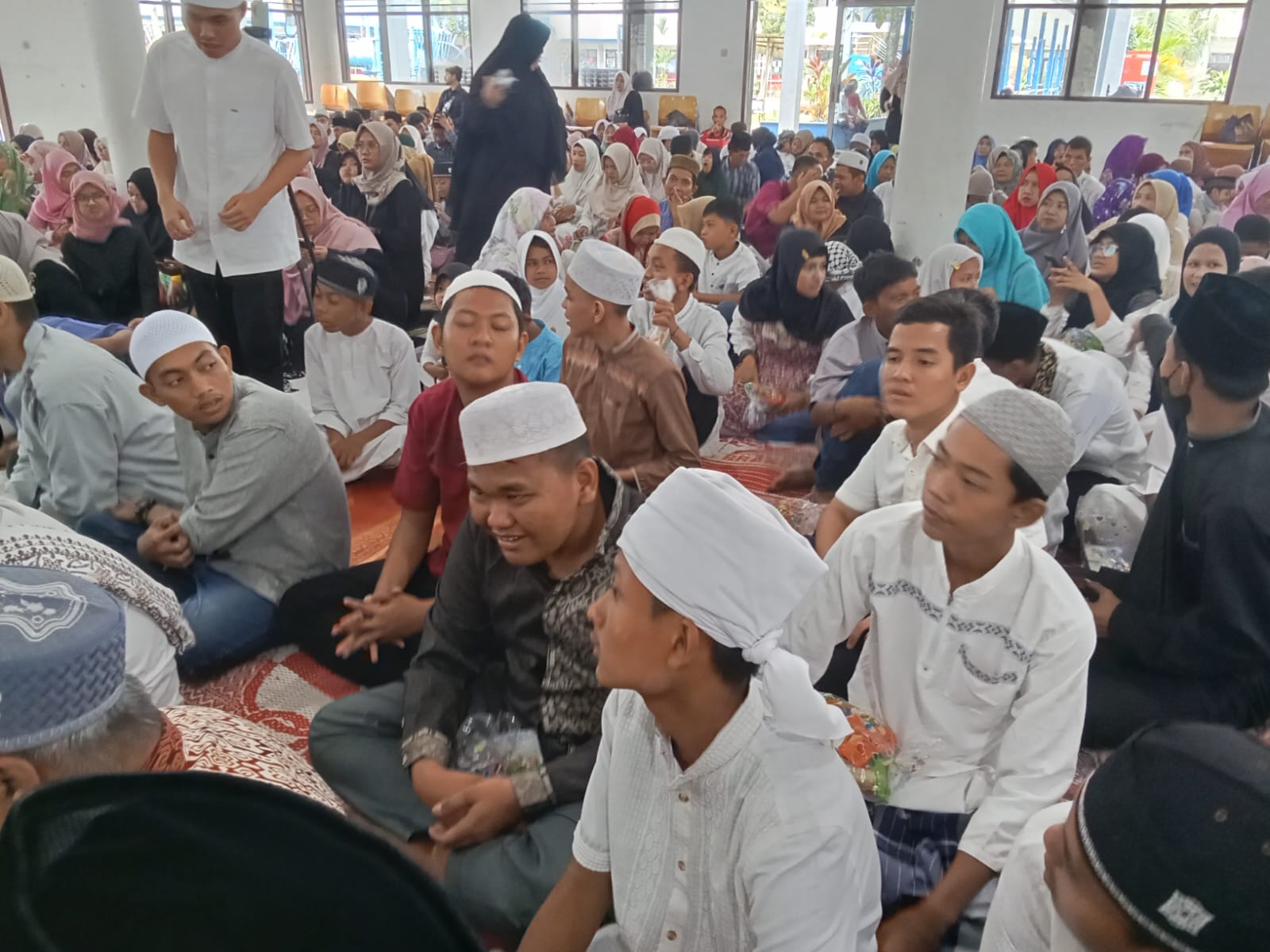 SLB-E Medan Gelar Isra’ Mi’raj, Siswa Berkebutuhan Khusus Unjuk Tarian