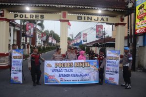 Personil Polres Binjai Bersama Bhayangkari Berbagi Takjil di Bulan Ramadhan 1447 Hijriah