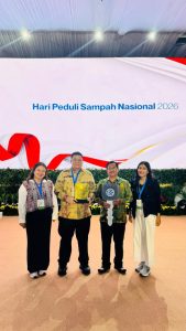 Satu-satunya dari Sumut, Kabupaten Samosir Terima Penghargaan Sertifikat Menuju Kota Bersih