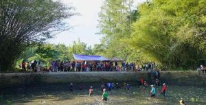 Bupati Karo Turut Meriahkan Tradisi Ndurung Ikan di Embung Talimbaru
